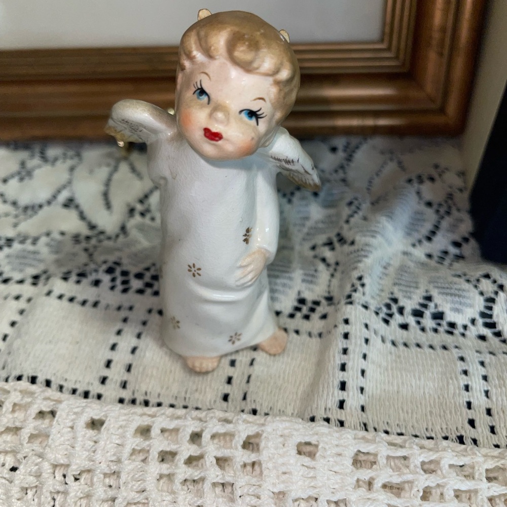 Set of 2- Vintage Ceramic Angel Figurines in White and Gold